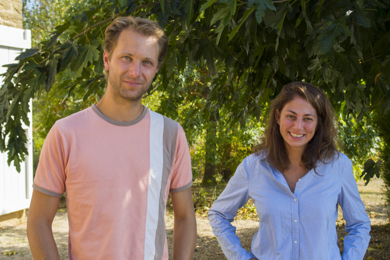 https://winemugs.com/wp-content/uploads/2019/02/lavernette_chateau_crémantdebourgogne-1-1280x853.jpg