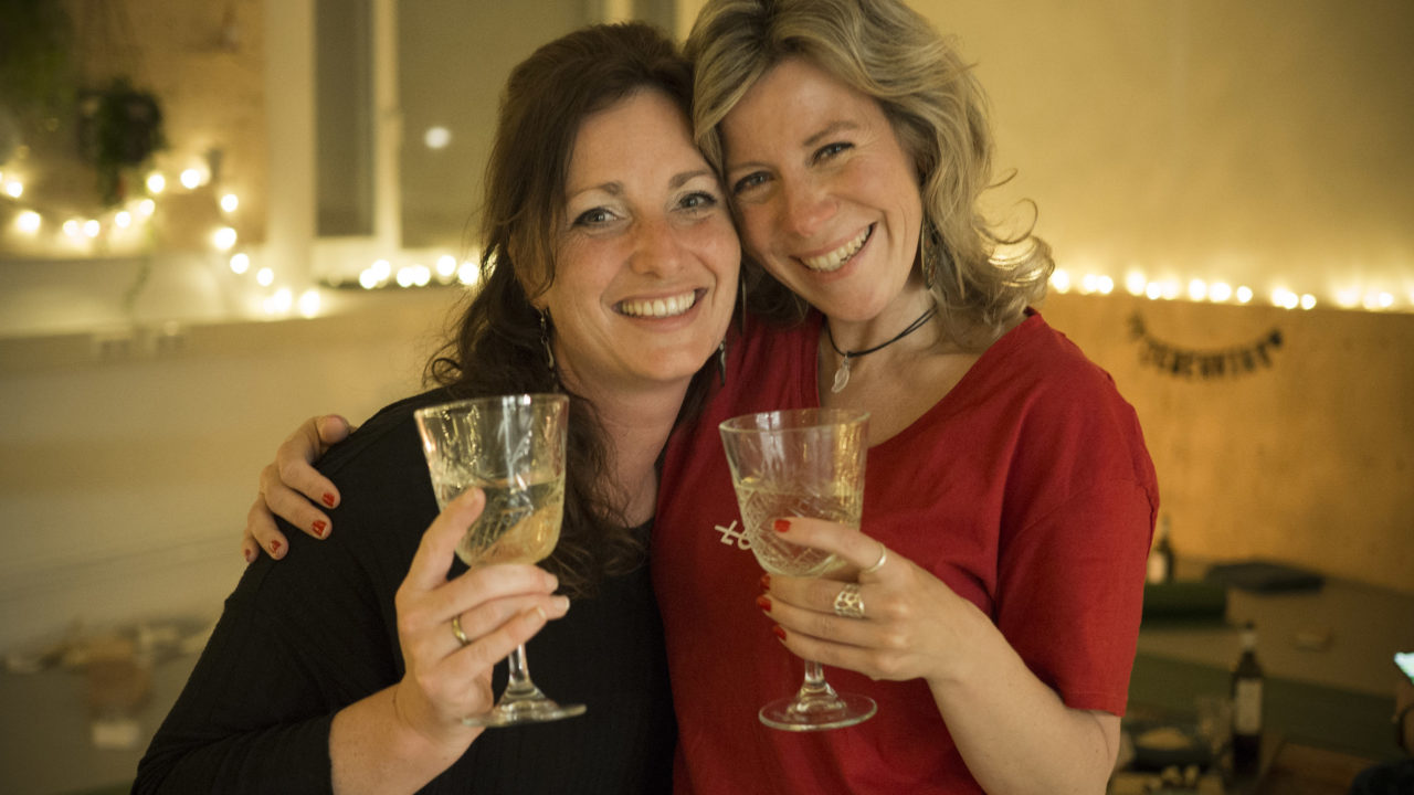 //winemugs.com/wp-content/uploads/2019/04/P4124394Yoga_wine_winemugs-1280x720.jpg